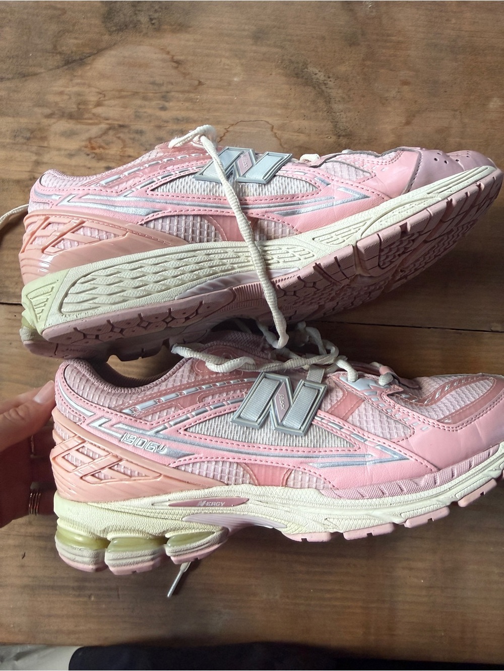 New Balance 806 Women's Pink Running Sneakers
